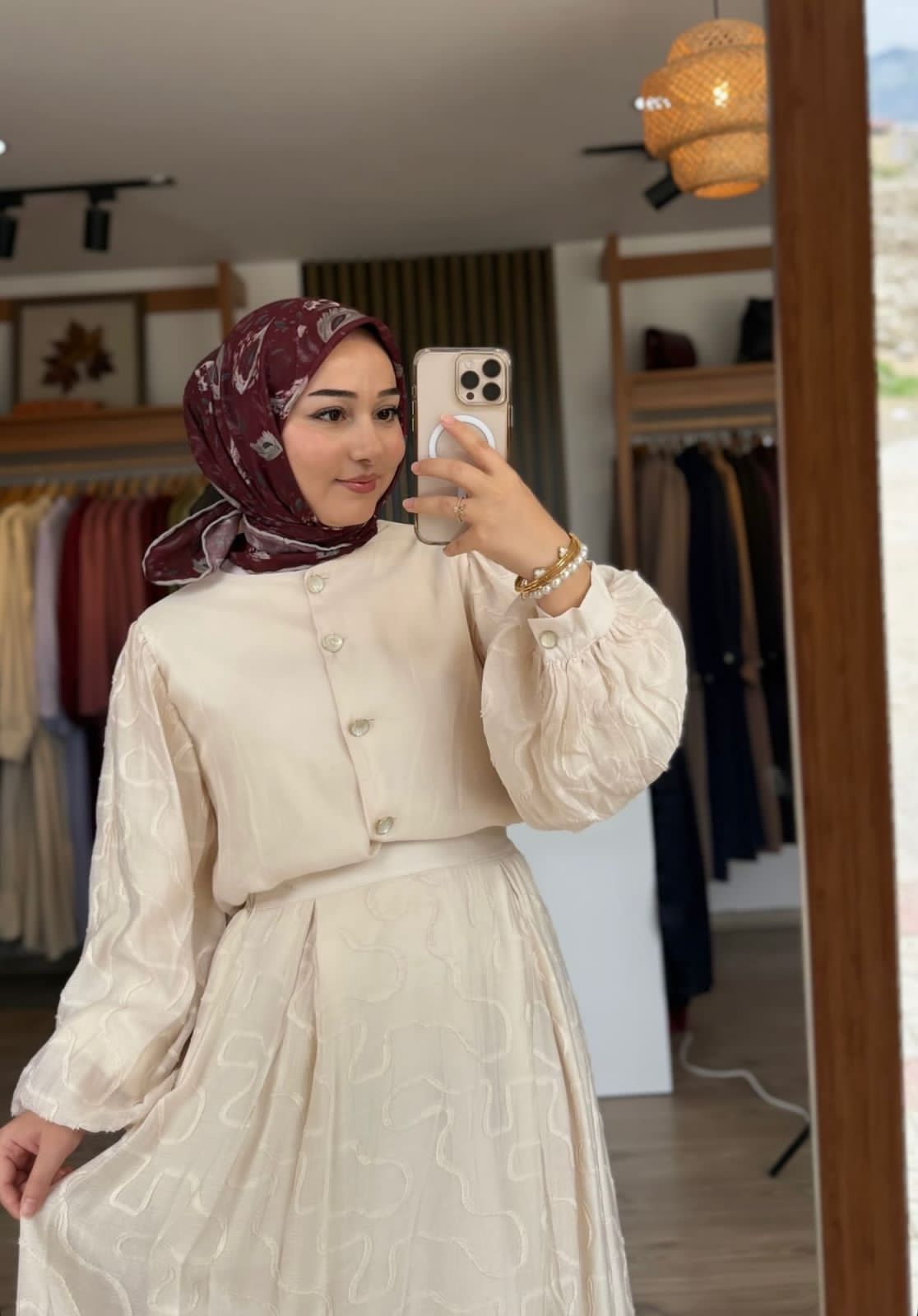 Necmettin Başarıyı Elde Etmiş Kadın Escort Bayan Maya