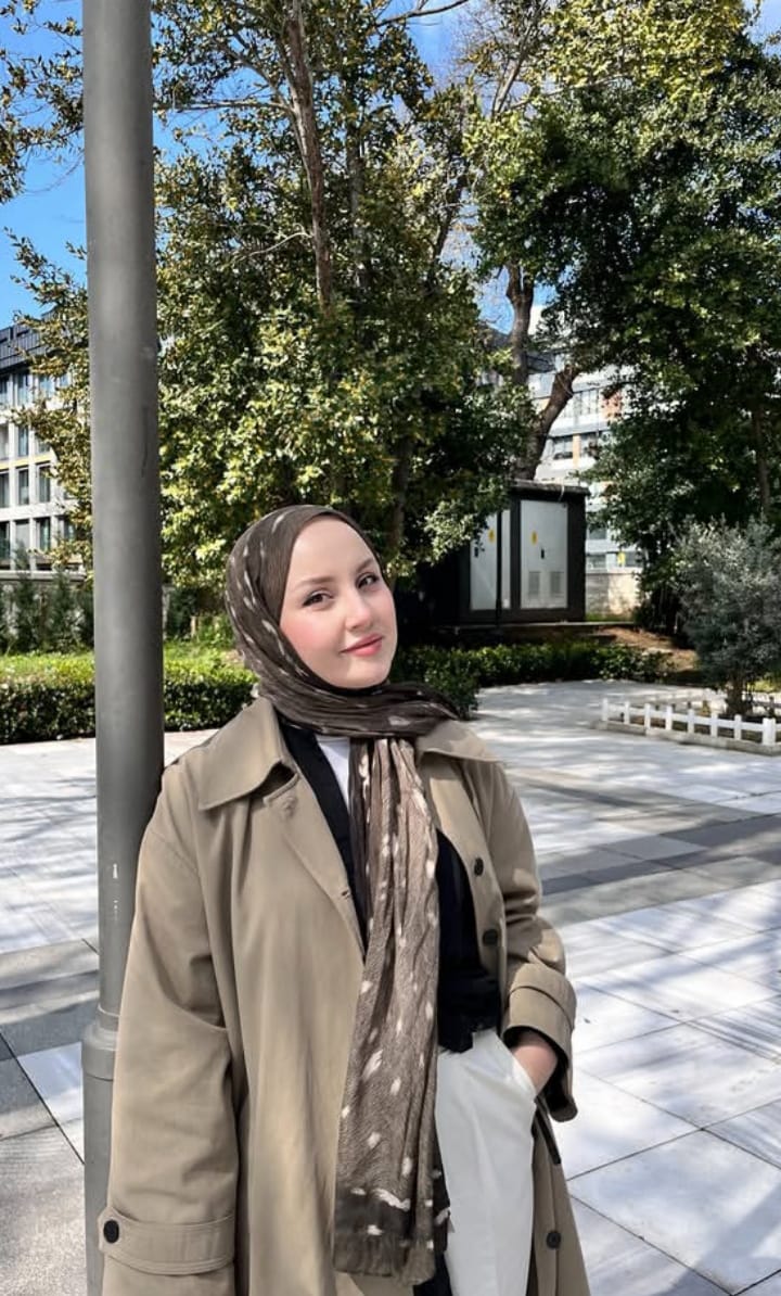 Eminettin Eğlenceli Partner Bayan Escort Mina