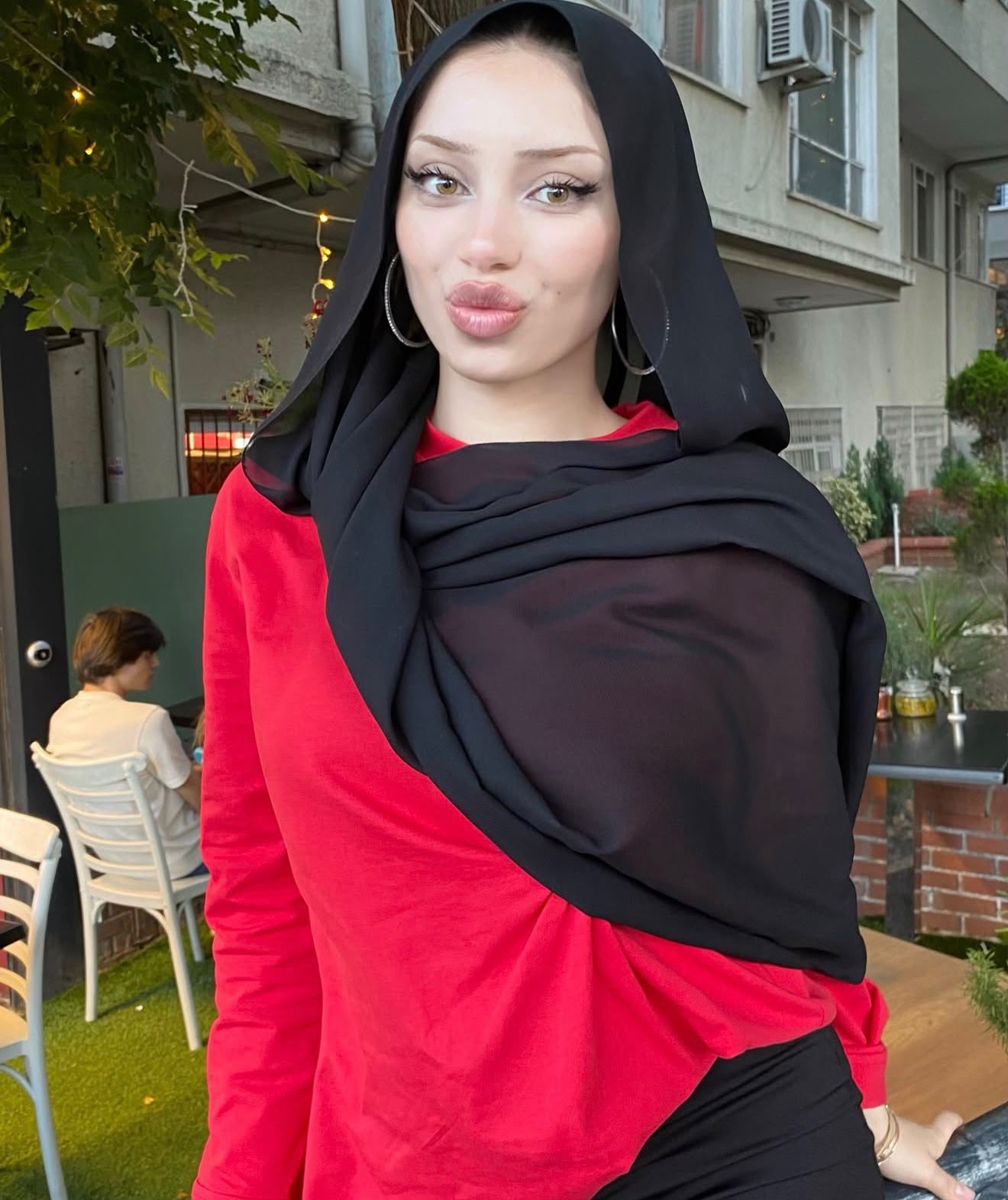 Yüce Sabırlı Bayan Escort Bayan Nazım